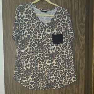 Source Unknown Animal Print V-Neck Tee with Black Pocket